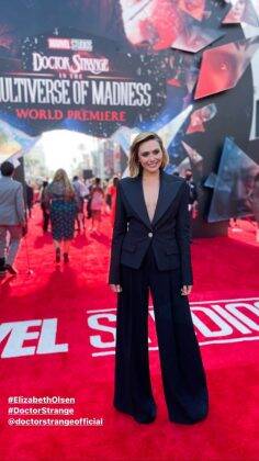 Elizabeth Olsen posed for photos at the world premiere of Doctor Strange: The multiverse of madness. (Photo: Instagram)