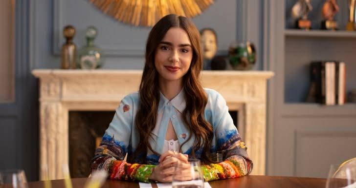 Lily Collins plays the protagonist in "Emily in Paris". (Photo: Netflix release)