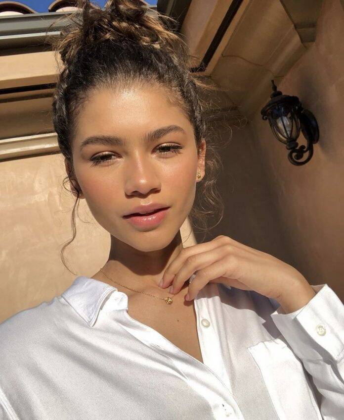 In a video posted by a user on TikTok, Zendaya appears with a pregnant belly edited in Photoshop. (Photo: Instagram release)