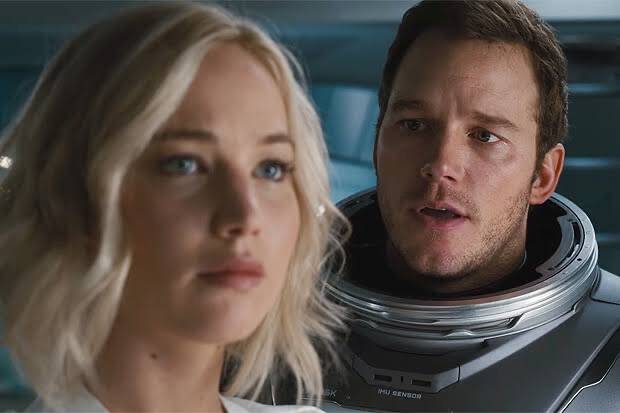 Passengers (2016). Two passengers wake up 90 years ahead of schedule during a routine space voyage due to a malfunction in their cabins. Alone, Jim and Aurora begin to strengthen their relationship. However, peace is threatened when they discover that the ship is in serious danger and that they are the only ones capable of saving the more than five thousand colleagues in deep sleep. (Photo: Columbia Pictures)