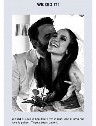 Jennifer published everything about the wedding in her newsletter. (Photo: JLO release)