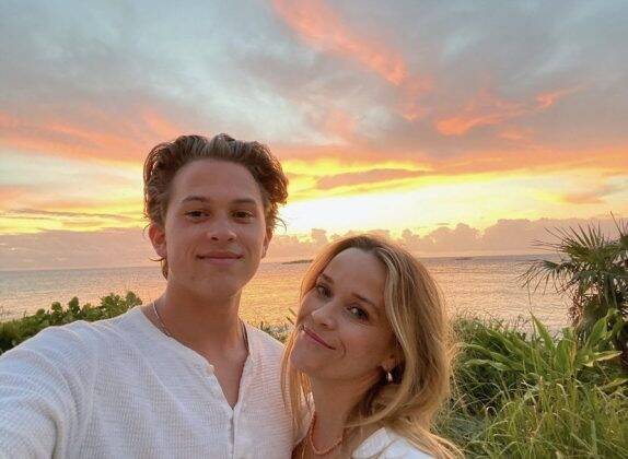 Reese Witherspoon and and their son, Deacon Phillippe. (Photo: Instagram release)