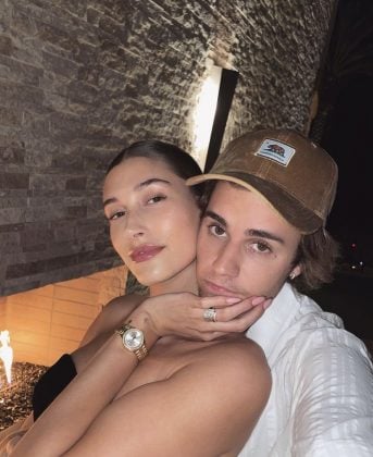In November 2017, Justin and Selena were seen walking around Los Angeles together, the actress had just gotten out of a brief relationship with The Weeknd. The following month, the singer was seen again with Hailey Bieber and less than a year later, they got engaged and married. (Photo: Instagram release)