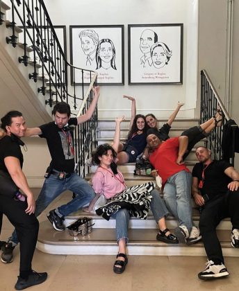 In the images, the actress appears alongside her co-stars and part of the production team. (Photo: Instagram release)