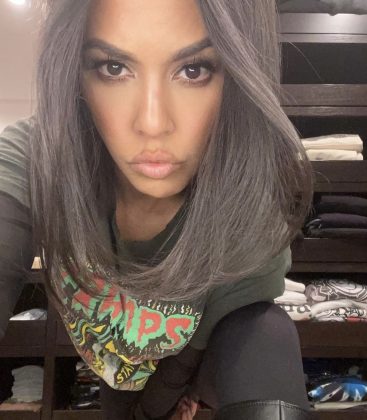 Kourtney was getting ready to start the Bustle magazine cover photos when she started to open up about her curvier body with her crew. (Photo: Instagram release)