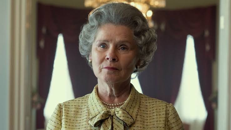 The 5th season of The Crown won its first trailer last Thursday (20), released by Netflix. The series, which won 21 Emmys, had its cast renewed with Imelda Staunton as Queen Elizabeth II, Dominic West as Prince Charles, Elizabeth Debicki as Princess Diana and Jonathan Pryce as Prince Philip. (Photo: Netflix release)