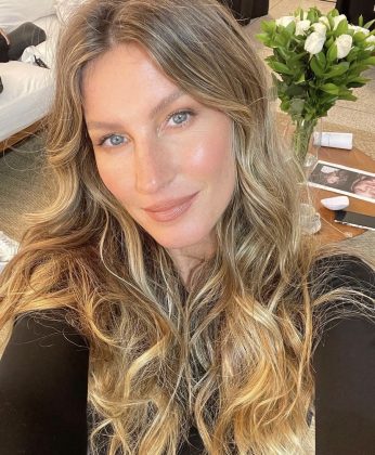 Bündchen continues: “The decision to end a marriage is never easy but we have grown apart and while it is, of course, difficult to go through something like this, I feel blessed for the time we had together and only wish the best for Tom always. I kindly ask that our privacy be respected during this sensitive time. Thank you! Gisele”, she finished her. (Photo: Instagram release)