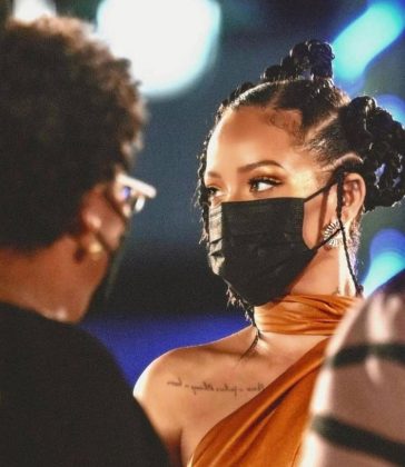 Rihanna at an event in her local country (Photo: Instagram)