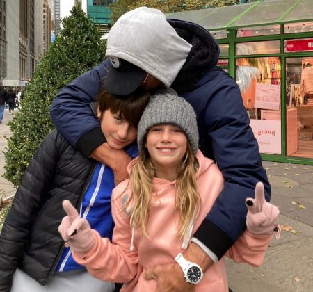 Tom celebrated late Christmas with his children after his ex-wife's trip. (Photo: Instagram)