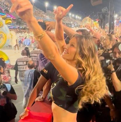 The model was an attraction during the Carnival of Rio de Janeiro, in the parades of 'Escolas de Samba' (samba schools). (Photo: Instagram)