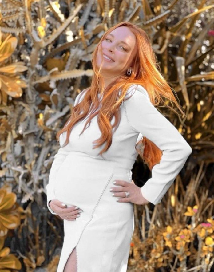 The actress showed off her pregnant belly for the first time. (Photo: Instagram)