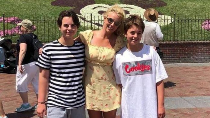The singer and her children hadn't spoken in about a year. (Photo: Instagram)