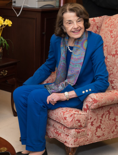 As a result, Feinstein was the longest serving woman in the US Senate. She continued to work as a senator and was currently the oldest person serving in the upper house of the United States Congress (Photo: Facebook)