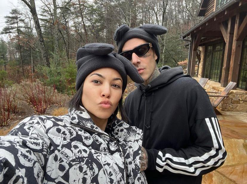 This weekend (09/09), Travis Barker returned to the road, with the Blink-182 tour, after he rushed home to be with his wife Kourtney Kardashian for her medical emergency.(Photo: Instagram)