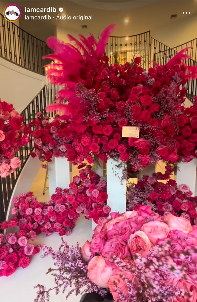 Cardi shared on her Instagram account a video, showing the floral arrangement she received from her husband. (Photo: Instagram)