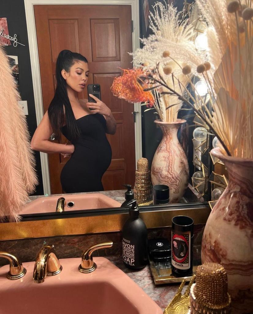 This drama started when Kim decided to partner with the brand, just a few months after Kourtney’s wedding to Travis Barker, which was styled by Dolce & Gabbana.(Photo: Instagram)