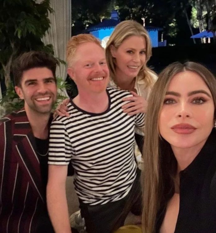 On-screen co-stars Jesse Tyler, Sofia Vergara and Julie Bowen reunited. (Photo: Instagram)