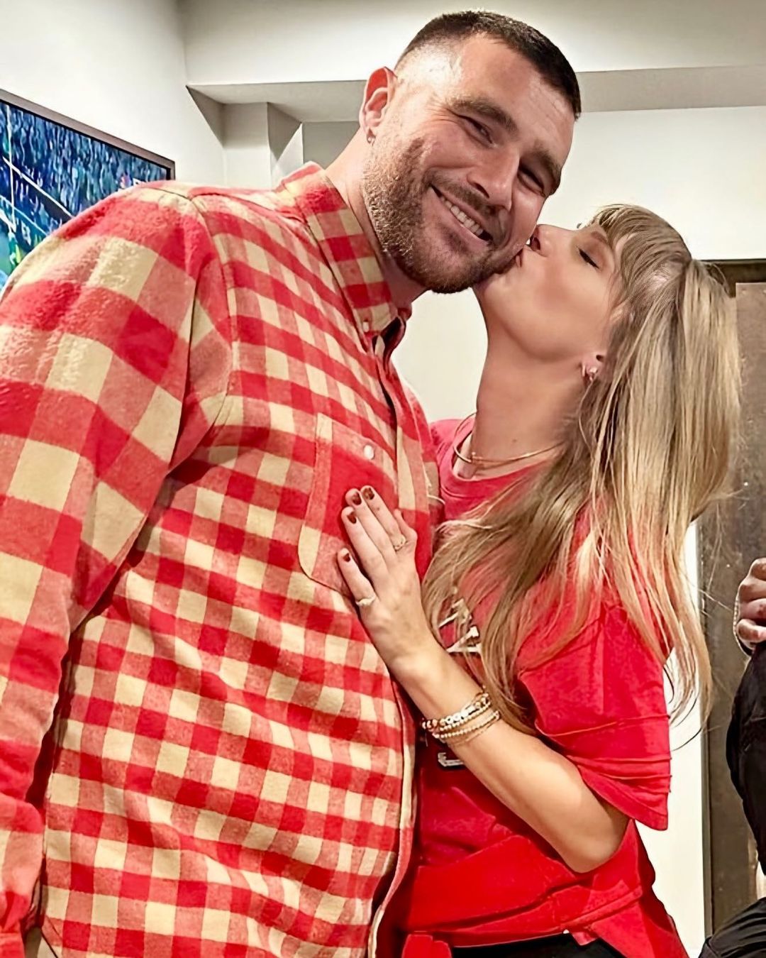 Travis Kelce and Taylor Swift. (Photo: Instagram)