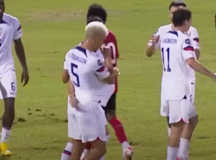 Thus, in the game Robinson opened the scoring for the United States, who had full-back Sergiño Dest sent off in the first half in a bizarre moment. (Photo: Concacaf)