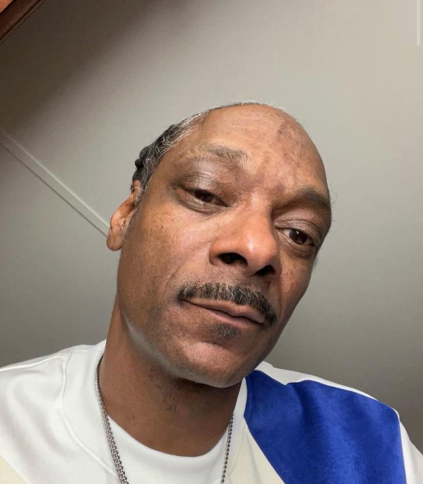This Thursday (16) Snoop Dogg shared a message to his fans, revealing he is giving up smoking.(Photo: Instagram)