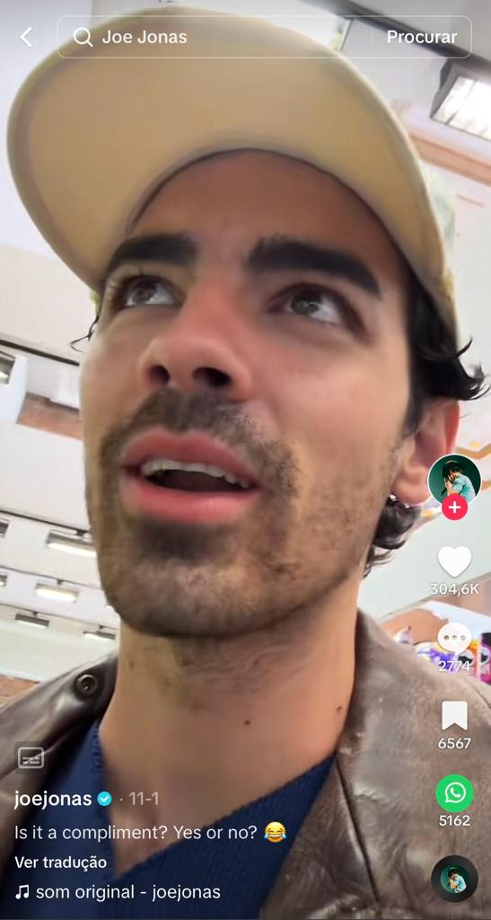 In his TikTok account, he explained that he had just entered a store, and the security guard told him he looked “crazy in person”.(Photo: TikTok)