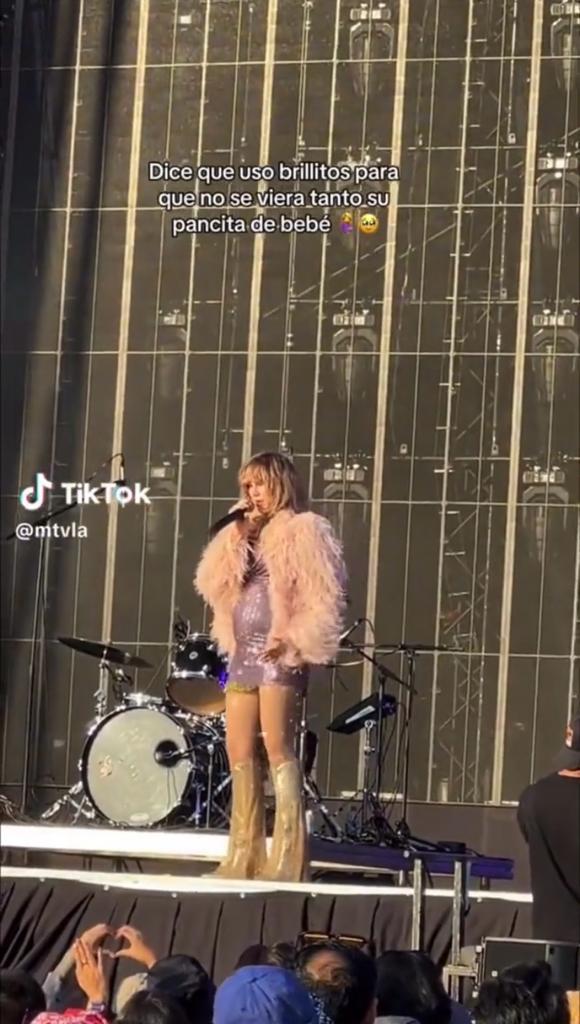 She had already revealed her bump during the set in Mexico City, after months of speculation about her pregnancy. (Photo: TikTok)