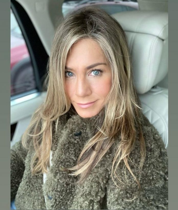 This Tuesday (28), Jennifer Aniston encouraged fans to donate to Matthew Perry's foundation, which benefits addiction awareness. (Photo: Instagram)