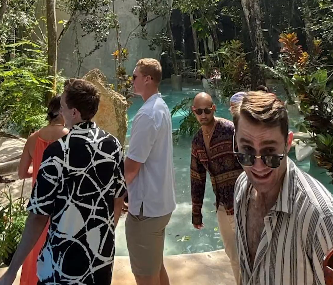Although the couple has not officially publicly confirmed their union, Cole's brother Carson Tucker shared a series of photos on Instagram on Sunday capturing the beach atmosphere, including an image with Vanessa's mother, Gina. Additionally, a group photo highlighted friends and family coming together to celebrate Vanessa and Cole's love. (Photo:Twitter)