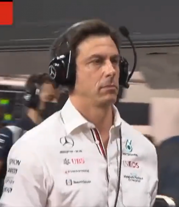 Wolff, who was in a technical meeting with his team when he was informed about the investigation, immediately left the meeting in search of more information. The way the FIA ​​communicated first to the press, rather than directly informing him and his wife Susie, was not well received. (Photo:Twitter)