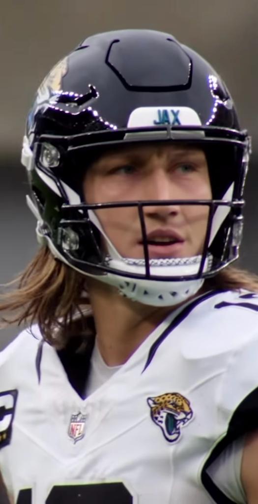This Monday (4), Jaguars quarterback Trevor Lawrence left the game against Cincinnati Bengals with an ankle injury. Per multiple reports he has a sprained ankle.(Photo: Instagram)