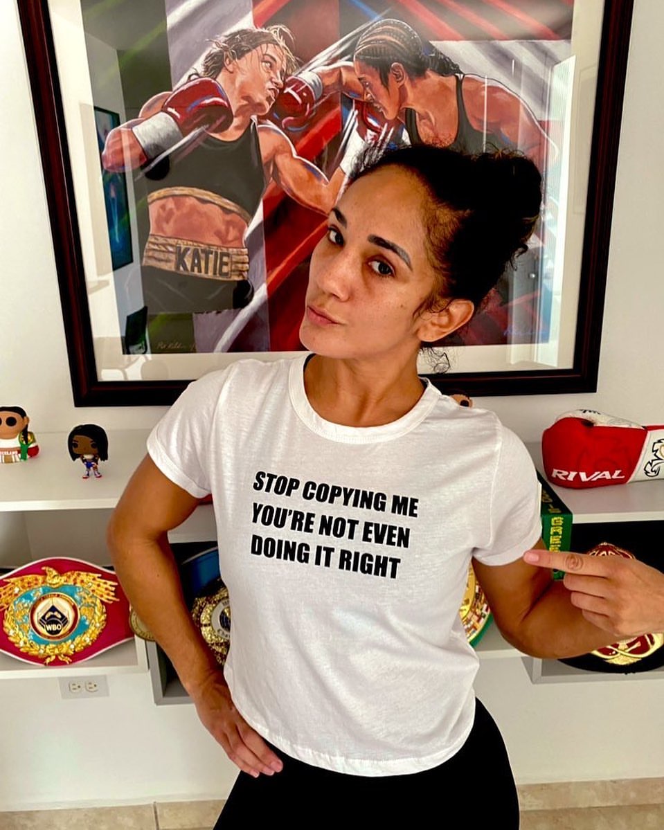 The World Boxing Council imposes a ban on women competing in 12-round fights lasting three minutes, the standard adopted in men's fights. Since February 2023, Serrano has held the world title in the featherweight category, achieved by defeating her rival Erika Cruz. (Photo:Instagram)