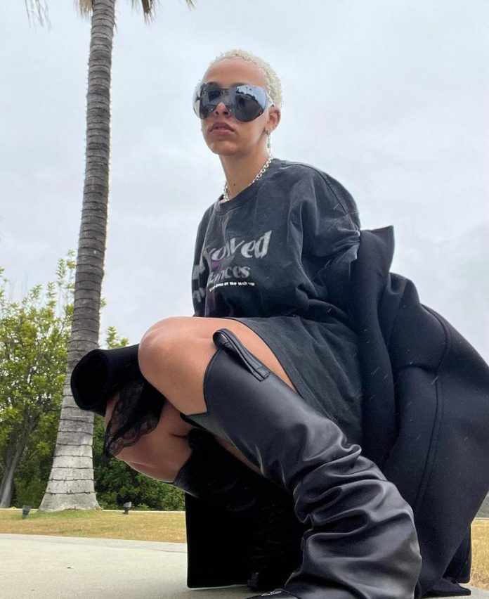 Doja Cat mom, Deborah Elizabeth Sawyer, alleges that the singer is being physically abused by her older brother, Raman Dalithando Dlamini.(Photo: Instagram)