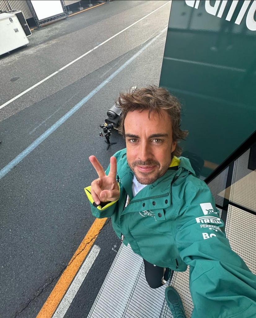 Speaking ahead of the launch of the AMR24, Aston Martin car for this season, Alonso talked about the recent news involving Hamilton and his move to Ferrari for the 2025 season. (Photo: Instagram)
